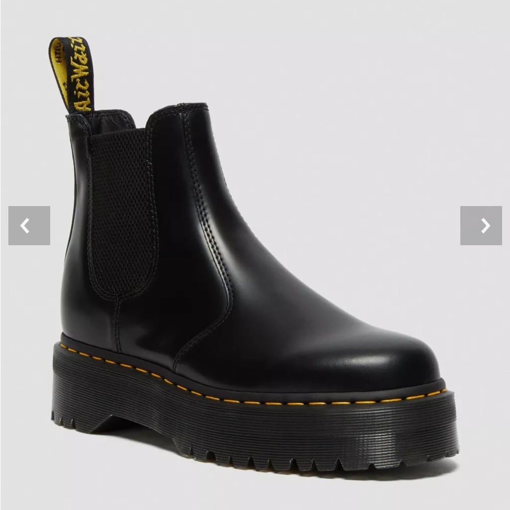 Dr Martens 2976 SMOOTH LEATHER PLATFORM CHELSEA BOOTS